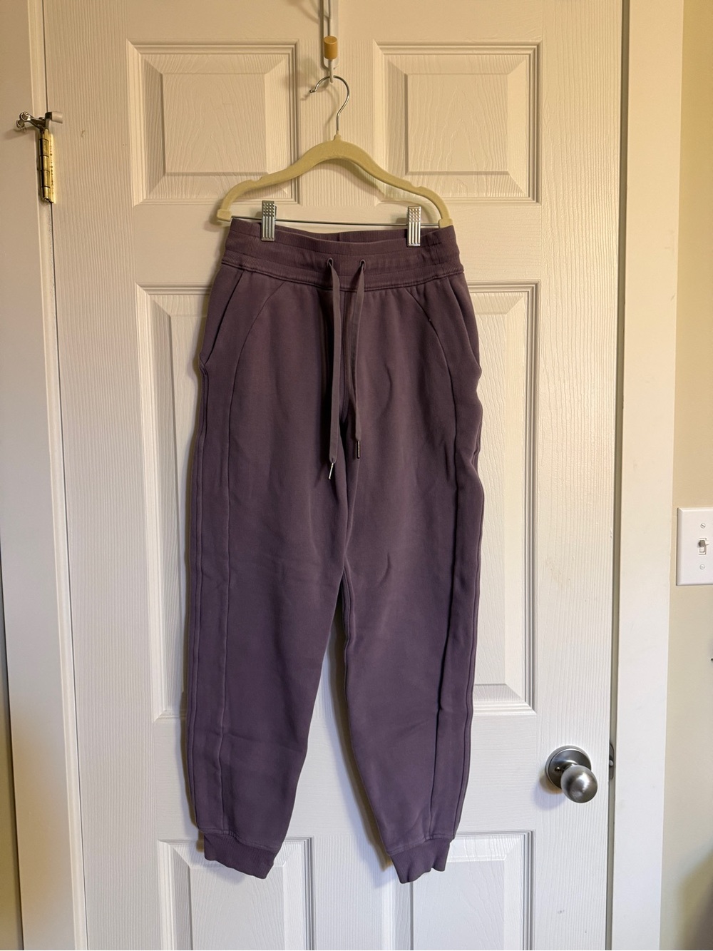 Lululemon Scuba Jogger - Dusky Lavender
